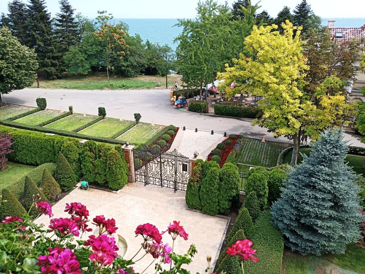 Sea Garden Lux Apartment Varna Eksteriør billede