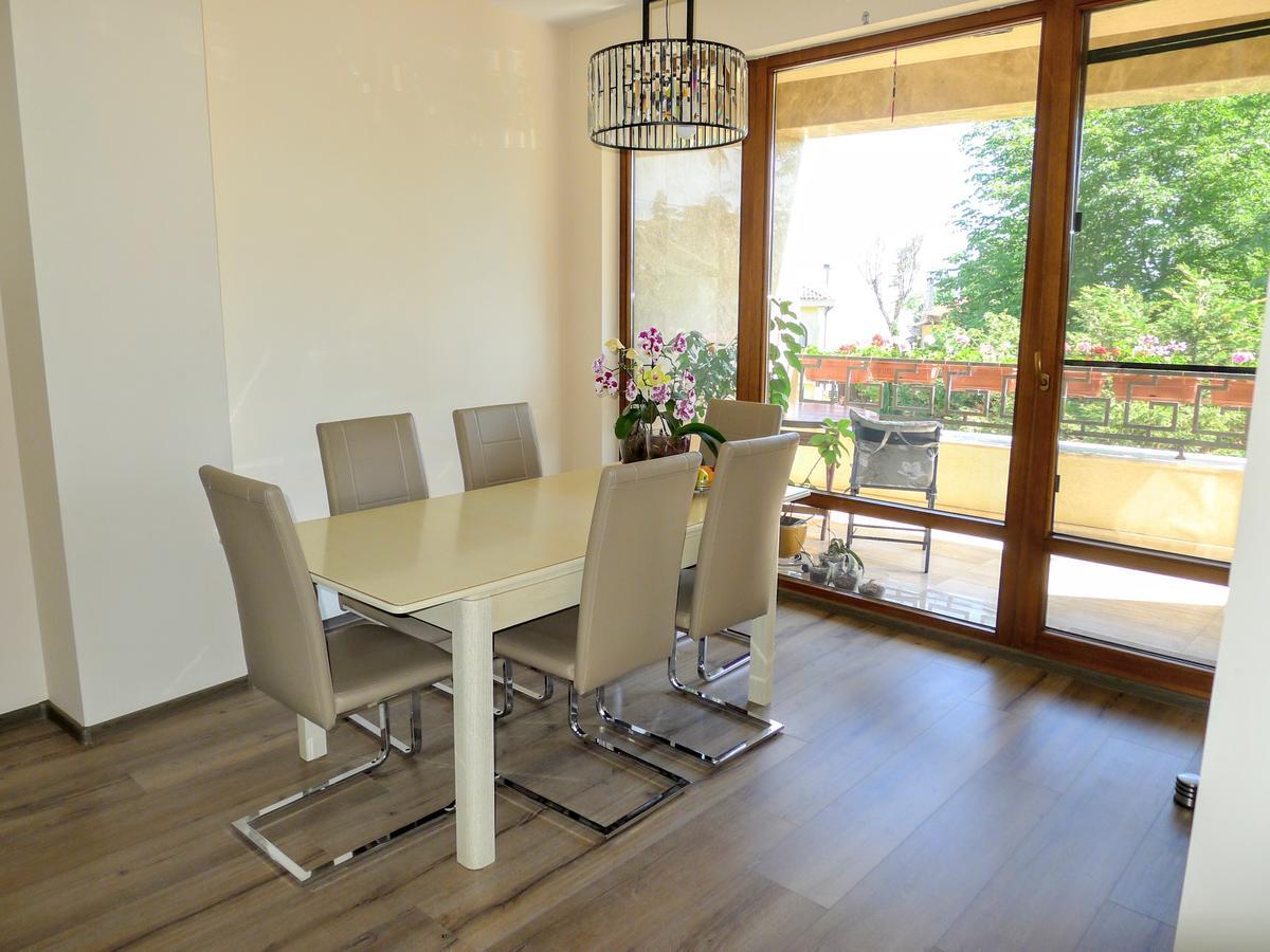 Sea Garden Lux Apartment Varna Eksteriør billede